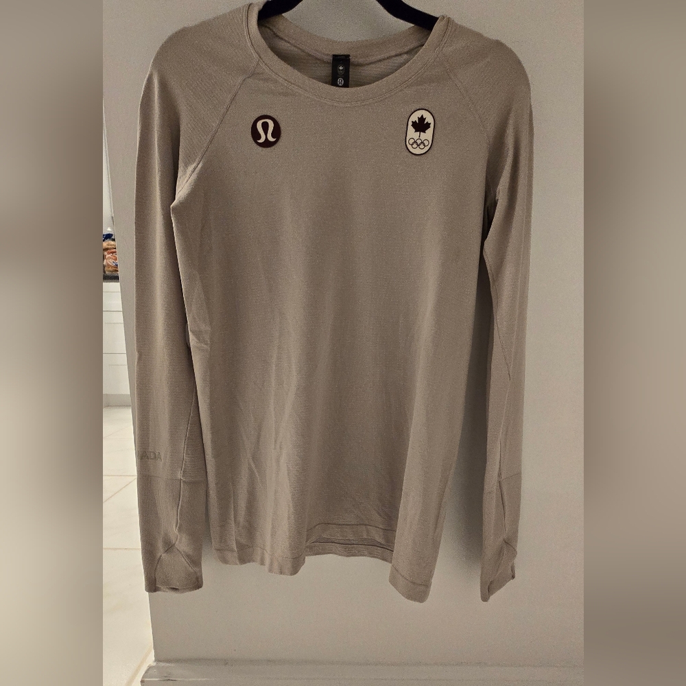 Lululemon Team Canada Swiftly Tech 2.0 Long Sleeve Worn Once